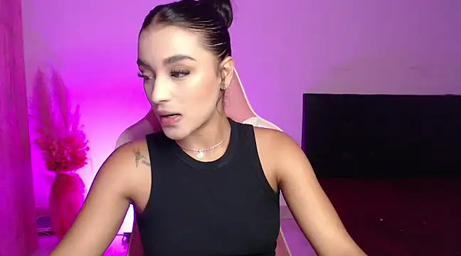 Snapshot of GiltRosebush chatting on 12-03-24, 08:39 GiltRosebush online show from 12-03-24, 08:39