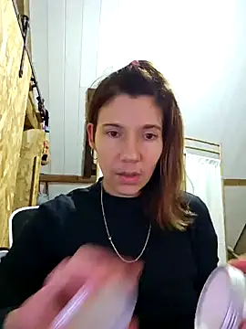 Snapshot of Lina_lou4 chatting on 12-16-24, 05:11 Lina lou4 online show from 12-16-24, 05:11