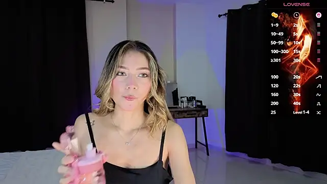 Snapshot of AmelieAxie chatting on 03-27-26, 02:50 AmelieAxie online show from 03-27-26, 02:50