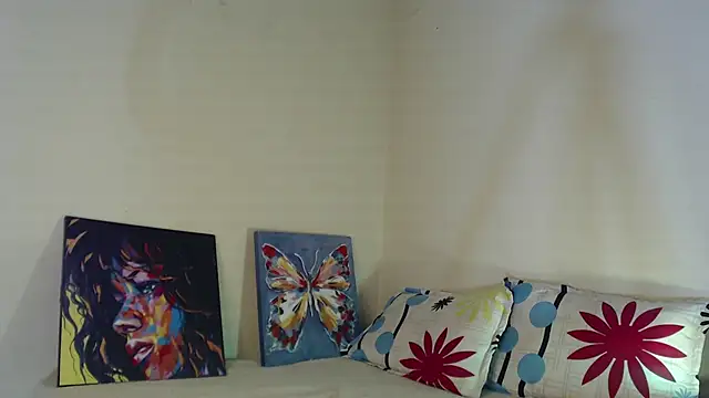 Snapshot of luciana_keating chatting on 12-17-24, 04:53 luciana keating online show from 12-17-24, 04:53