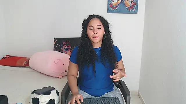 Snapshot of luciana_keating chatting on 10-05-25, 05:39 luciana keating online show from 10-05-25, 05:39