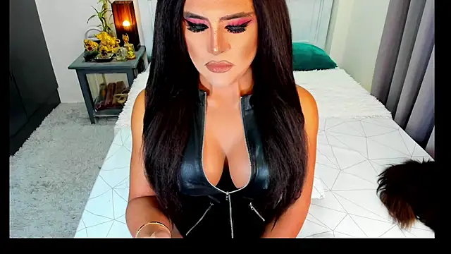 MissNaughtyTyra online show from 04-23-26, 01:18