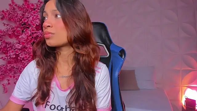 cora 22 online show from 03-16-26, 12:53