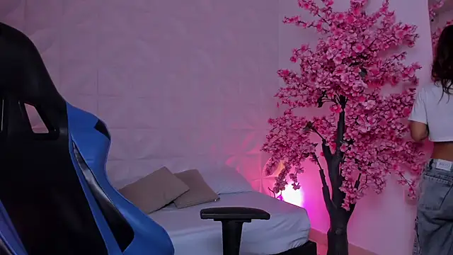 cora 22 online show from 03-17-26, 01:14