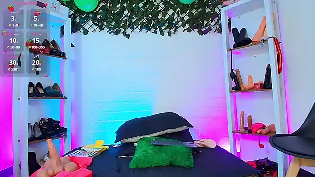 louise nails online show from 04-01-26, 01:41