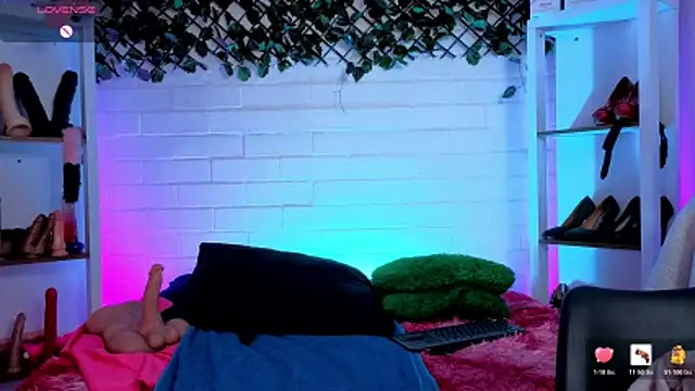 louise nails online show from 05-30-26, 03:53
