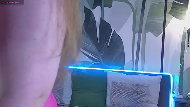 RubyValen online show from 01-17-25, 01:04