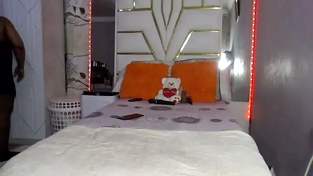 SexyyNana online show from 11-11-25, 02:22