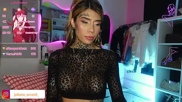 Snapshot of caroline_cossei chatting on 01-12-25, 11:28 caroline cossei online show from 01-12-25, 11:28