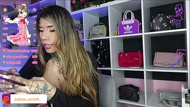 Snapshot of caroline_cossei chatting on 02-15-25, 02:22 caroline cossei online show from 02-15-25, 02:22