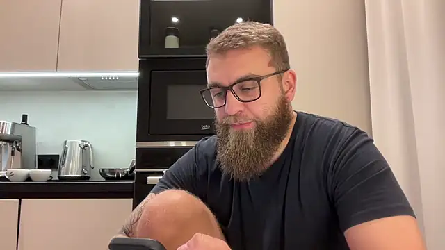 Bear bear  online show from 11-24-25, 01:11