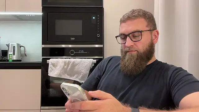 Bear bear  online show from 12-21-25, 02:02