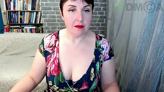 Snapshot of Rainbow_lady chatting on 12-18-25, 02:17 Rainbow lady online show from 12-18-25, 02:17