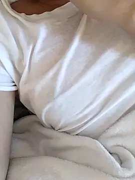 xTheLastVIRGINx online show from 04-15-26, 12:06