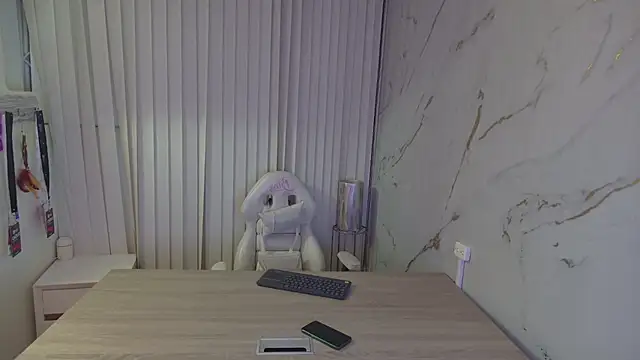 Snapshot of Scarlett_collins02 chatting on 01-19-25, 01:10 Scarlett collins02 online show from 01-19-25, 01:10