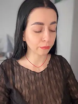 Emylia online show from 01-19-25, 01:01