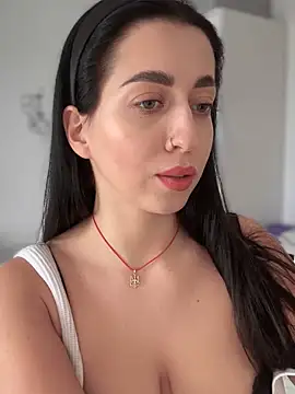 Emylia online show from 01-24-25, 01:03