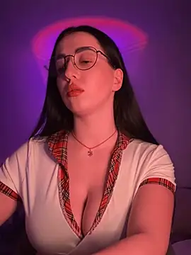 Emylia online show from 02-18-25, 11:41