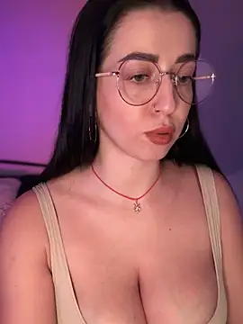 Emylia online show from 11-07-25, 03:01