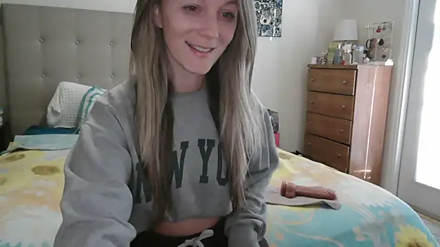 Snapshot of Heyitsmee33 chatting on 02-09-26, 12:31 Heyitsmee33 online show from 02-09-26, 12:31