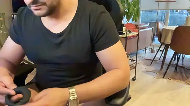 HungandThickLatin online show from 01-18-25, 01:19