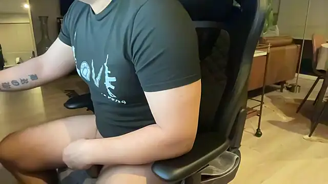 HungandThickLatin online show from 01-26-25, 12:43