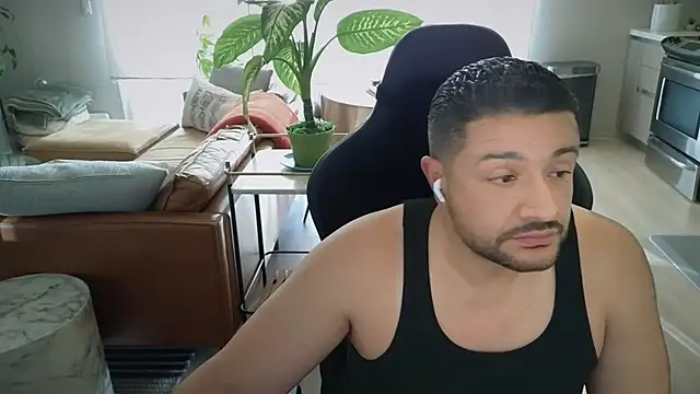 HungandThickLatin online show from 11-01-25, 12:01