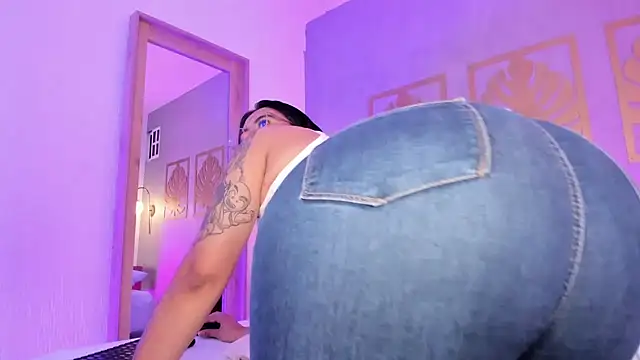 Snapshot of majo_rose chatting on 12-03-25, 07:34 majo rose online show from 12-03-25, 07:34