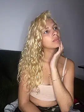 Snapshot of jujubinhahot chatting on 01-15-25, 01:12 jujubinhahot online show from 01-15-25, 01:12