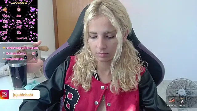 Snapshot of jujubinhahot chatting on 02-20-25, 10:16 jujubinhahot online show from 02-20-25, 10:16