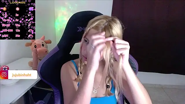 Snapshot of jujubinhahot chatting on 03-05-25, 10:54 jujubinhahot online show from 03-05-25, 10:54