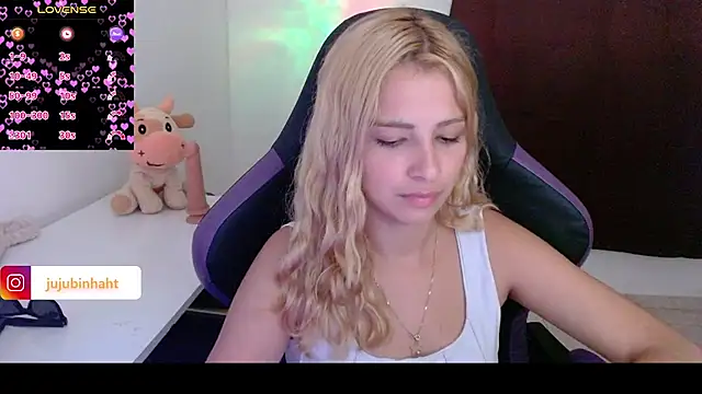 Snapshot of jujubinhahot chatting on 03-08-25, 10:34 jujubinhahot online show from 03-08-25, 10:34