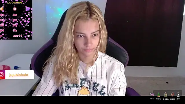 Snapshot of jujubinhahot chatting on 03-15-25, 08:21 jujubinhahot online show from 03-15-25, 08:21