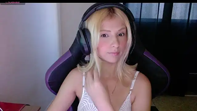 Snapshot of jujubinhahot chatting on 09-28-25, 09:03 jujubinhahot online show from 09-28-25, 09:03