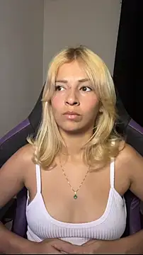 Snapshot of jujubinhahot chatting on 10-18-25, 10:32 jujubinhahot online show from 10-18-25, 10:32