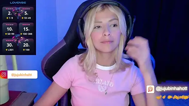 Snapshot of jujubinhahot chatting on 10-24-25, 02:41 jujubinhahot online show from 10-24-25, 02:41