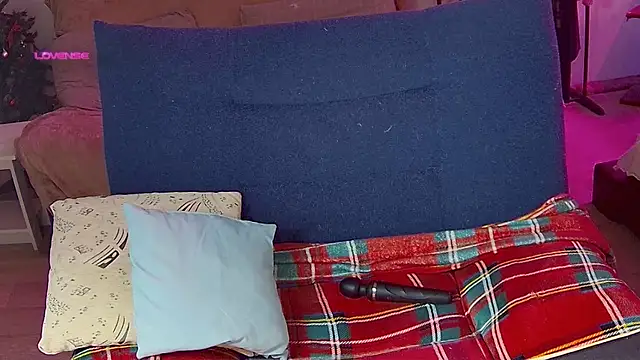 Snapshot of cutenessa chatting on 01-05-25, 05:20 cutenessa online show from 01-05-25, 05:20