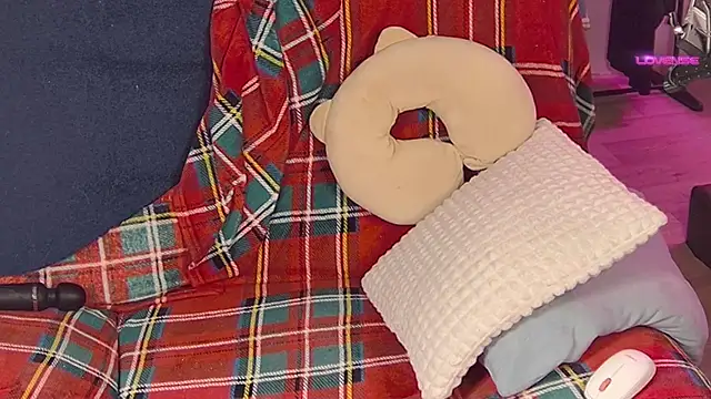 Snapshot of cutenessa chatting on 01-26-25, 03:06 cutenessa online show from 01-26-25, 03:06