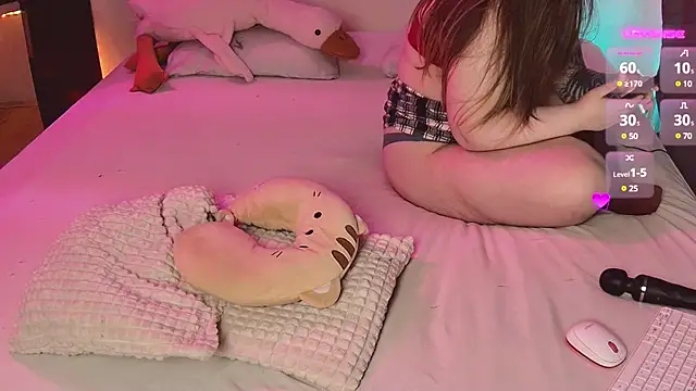 Snapshot of cutenessa chatting on 02-14-25, 12:14 cutenessa online show from 02-14-25, 12:14