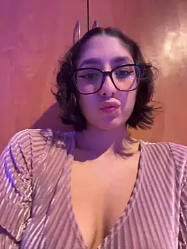 Snapshot of aurora_xoxo chatting on 12-15-24, 03:24 aurora xoxo online show from 12-15-24, 03:24