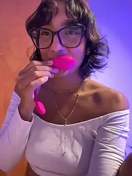 Snapshot of aurora_xoxo chatting on 01-06-25, 04:47 aurora xoxo online show from 01-06-25, 04:47