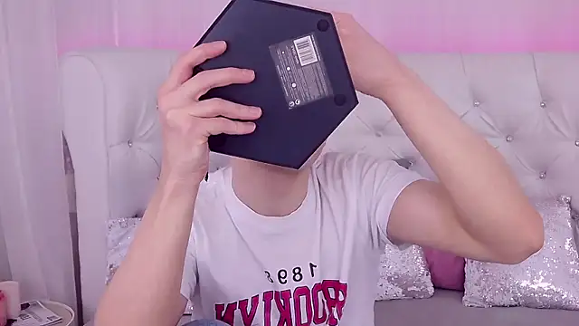 RobbyCharming online show from 02-17-25, 07:42