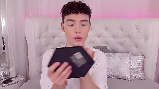 RobbyCharming online show from 09-11-25, 03:39