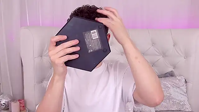 RobbyCharming online show from 09-18-25, 03:41