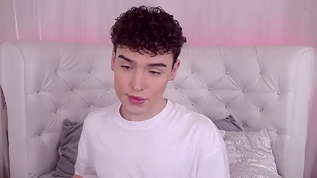 RobbyCharming online show from 09-26-25, 03:54