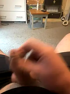 Snapshot of Averagematt1991 chatting on 11-10-25, 02:16 Averagematt1991 online show from 11-10-25, 02:16