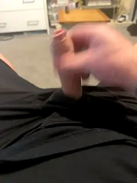 Snapshot of Averagematt1991 chatting on 11-14-25, 09:41 Averagematt1991 online show from 11-14-25, 09:41