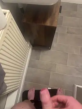 Snapshot of Averagematt1991 chatting on 12-22-25, 09:45 Averagematt1991 online show from 12-22-25, 09:45