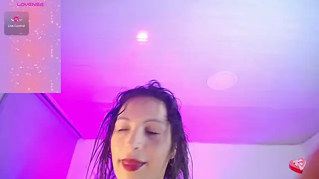 Snapshot of Miley_Walker1 chatting on 02-19-25, 10:23 Miley Walker1 online show from 02-19-25, 10:23