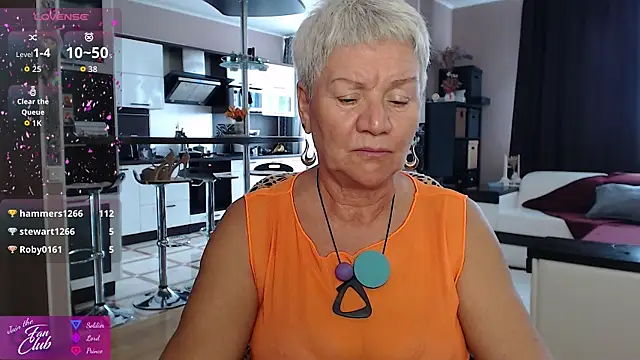 roxana brooks online show from 06-18-26, 01:15